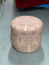 Load image into Gallery viewer, Tambien Pouf