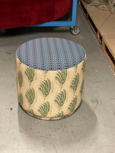 Load image into Gallery viewer, Tambien Pouf
