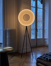 Load image into Gallery viewer, Tanutta Floor Lamp
